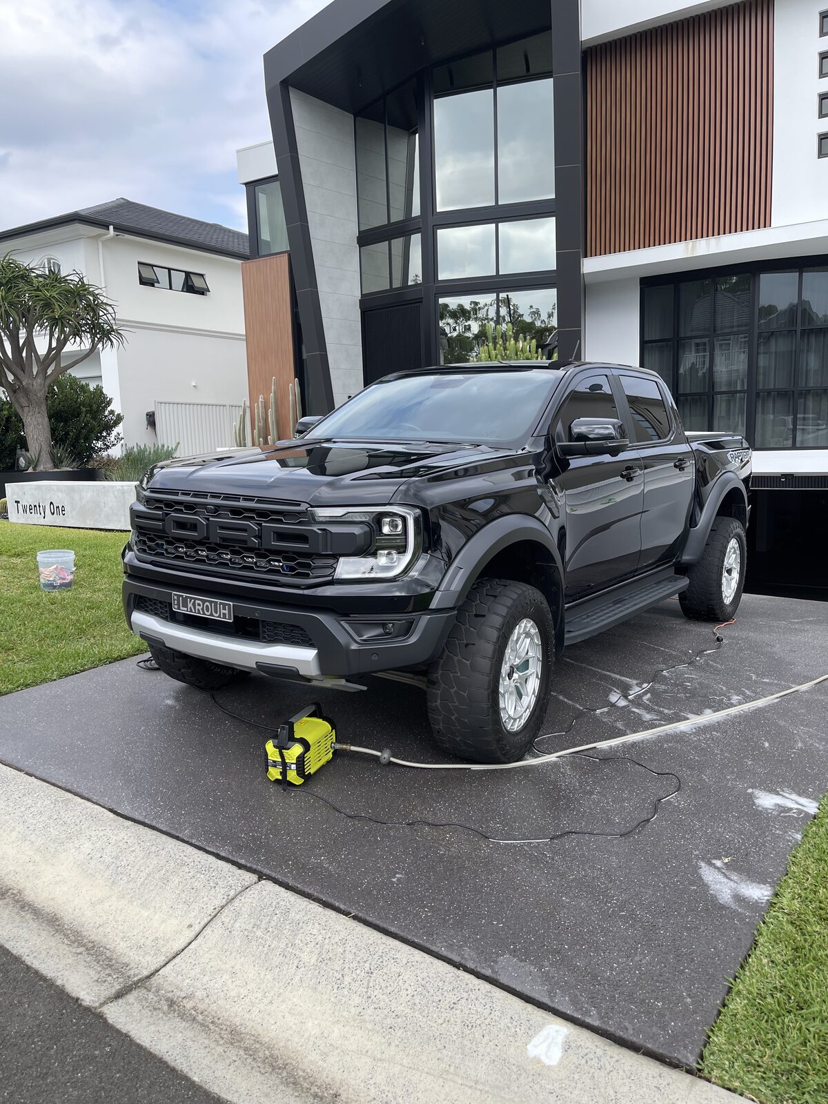 Ford Ranger Raptor - Pressure Wash